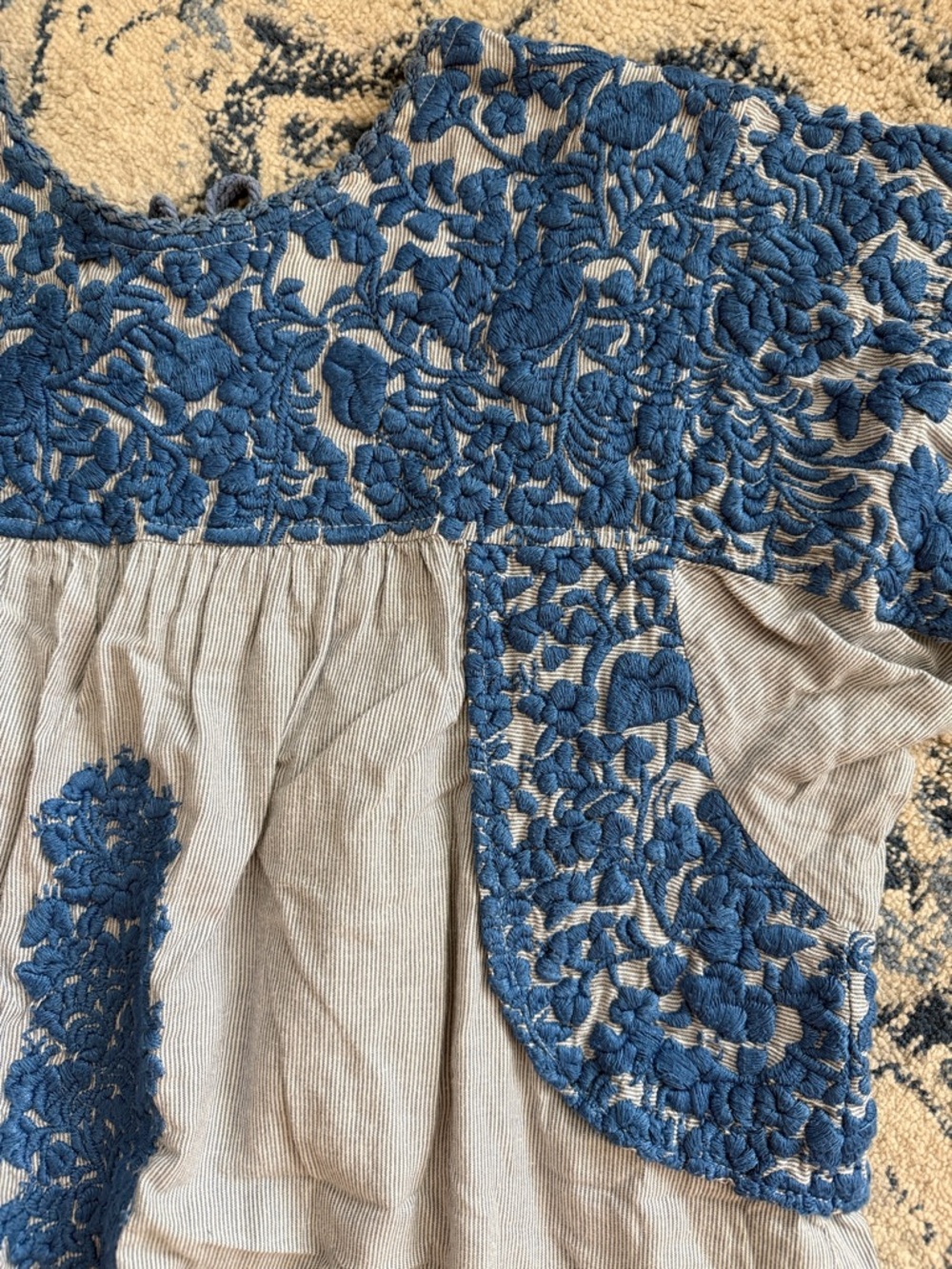 Embroidered Short-Sleeve Casual Dress in Blue and Cream - Picture 2 of 3